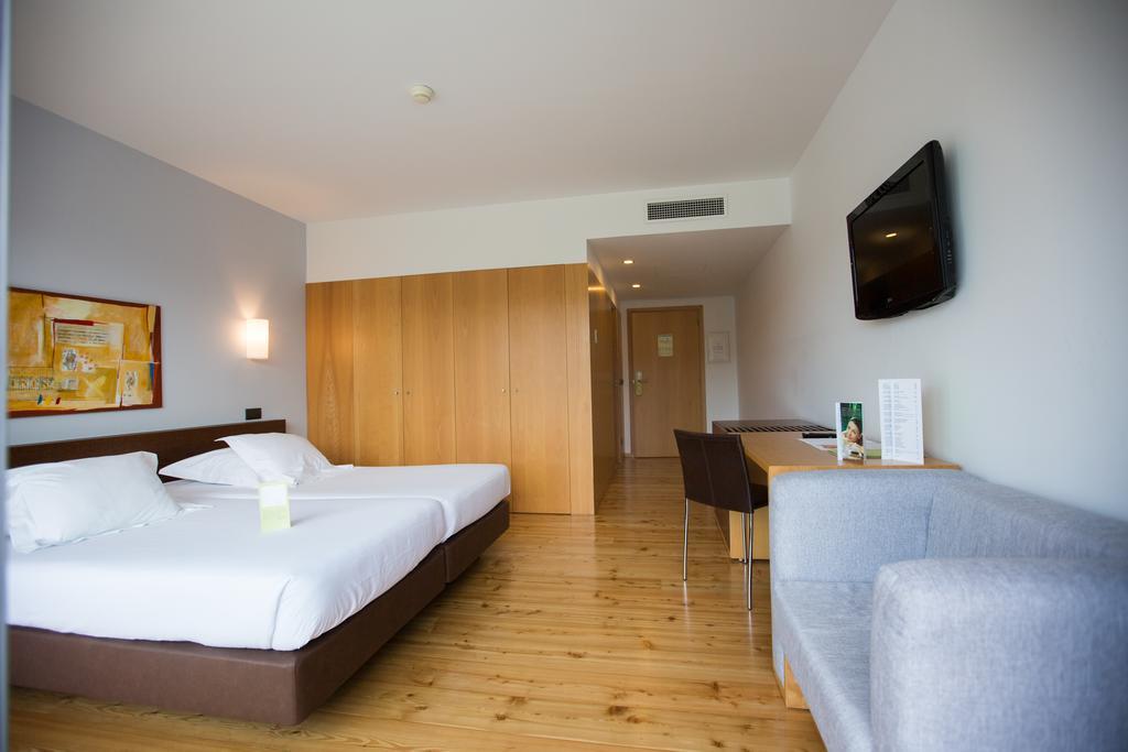 Twin Room with Mountain View,446726388:JPEG